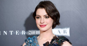 Anne Hathaway producirá y protagonizará 'The Shower'