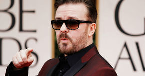 Ricky Gervais se disculpa de antemano por los chistes que hará en los Globos de Oro