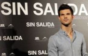 Taylor Lautner visita España para presentar 'Sin salida'