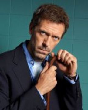 Hugh Laurie, posible nuevo fichaje en el remake de 'RoboCop'