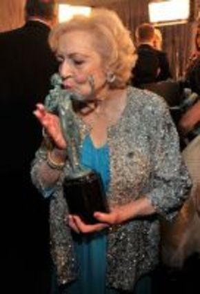 Betty White, de 89 años, galardonada por el Sindicato de Actores de Hollywood