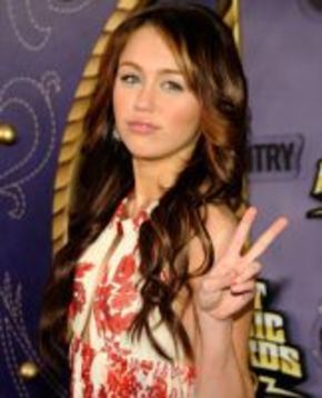 Miley Cyrus podría ser Carrie Bradshaw en la precuela de 'Sexo en Nueva York'